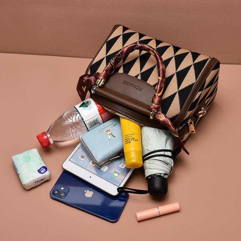 2023高级感波士顿手提2022潮枕头包 韩慕妮女士包袋