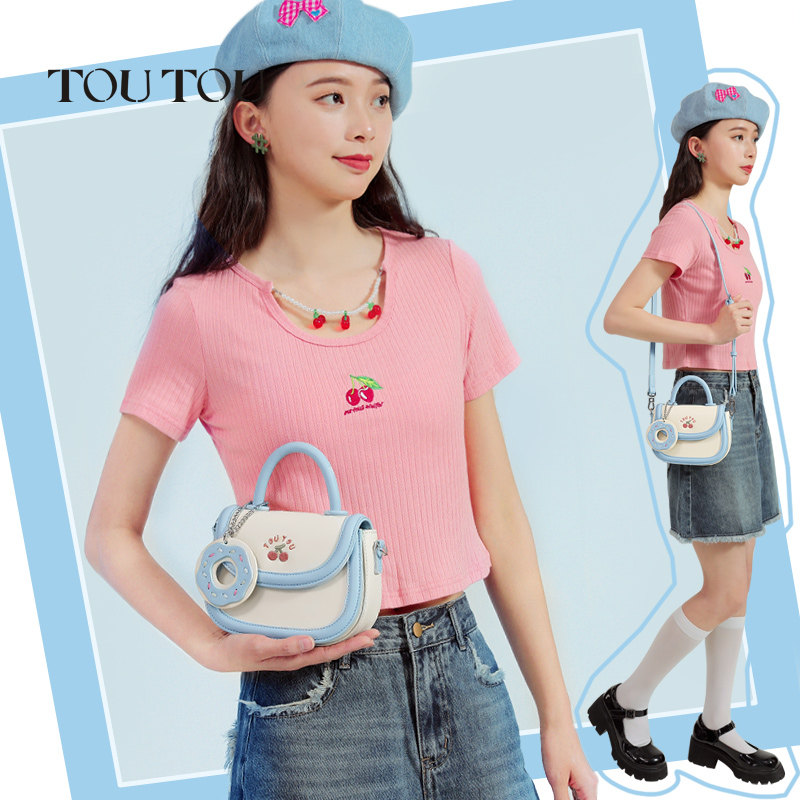 toutou2023新款原创设计樱桃马鞍包 toutou女士包袋