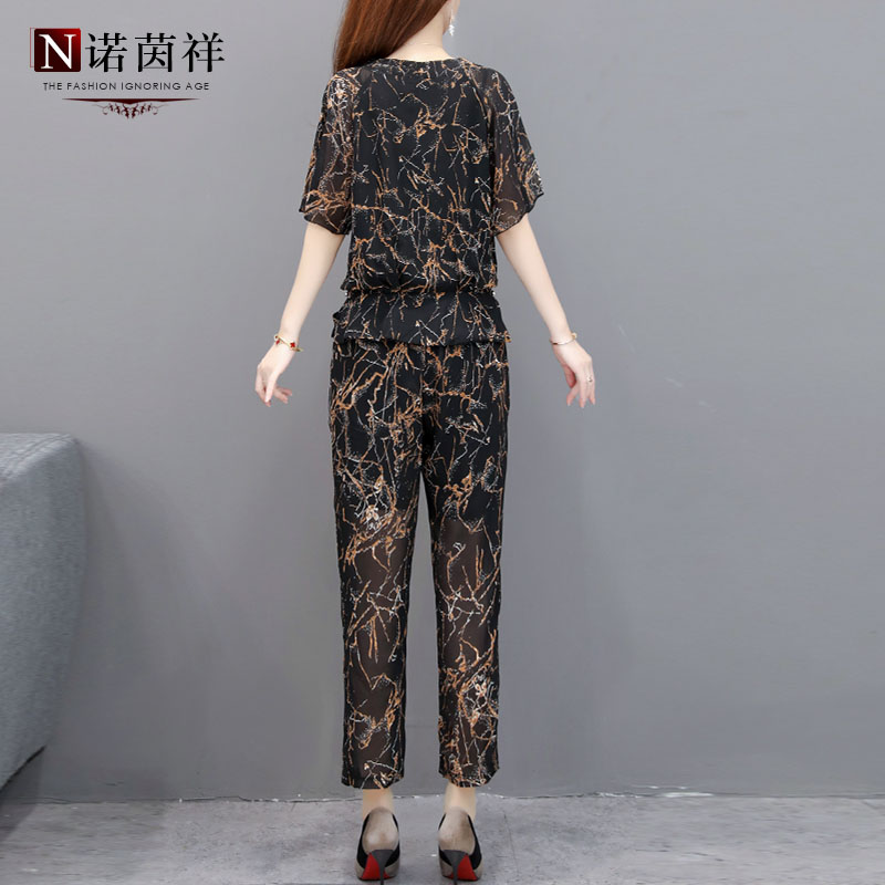时尚妈妈套装夏季 新款中年女宽松短袖上衣九分裤中老年人洋气 2020 时尚妈妈套装夏季 新款中年女宽松短袖上衣九分裤中老年人洋气 2020
