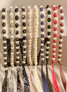 慵懒风珍珠波点丝巾项链女高级感