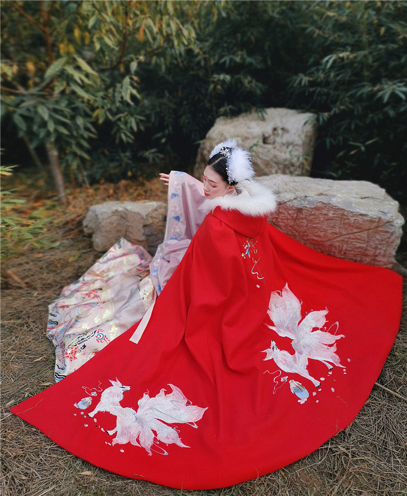 陛下兰他惜原创汉服九尾桃花狐斗篷 陛下兰他惜汉服