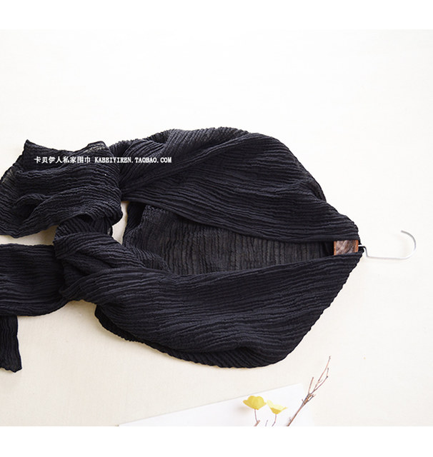 Artistic pleated lengthened black scarf for middle-aged and elderly people
