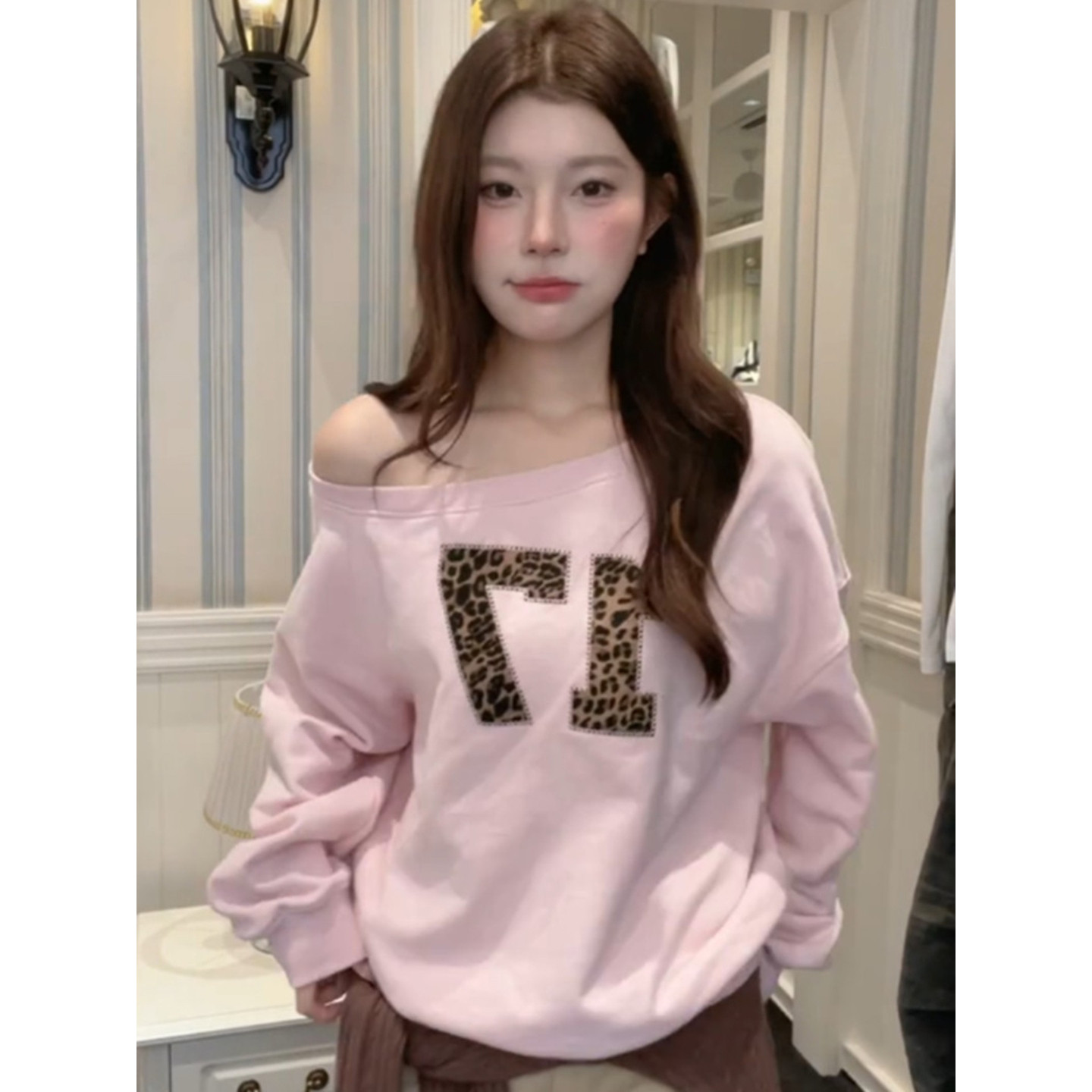 大码胖mm美式复古粉色斜露肩长袖卫衣女秋季豹纹数字宽松显瘦上衣,淘宝优惠券,粉丝福利购,淘宝优惠卷