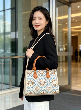 广西非遗壮锦手提包女小包琴谱包2026新款小众轻奢高级单肩斜挎包