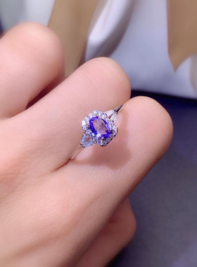 天然坦桑石戒指S925纯银精工镶嵌日韩时尚大气尺寸4*6mm蓝色宝石