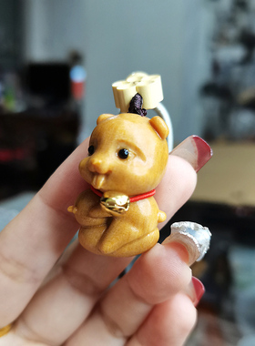 调皮熊檀香木雕可爱动物吊坠