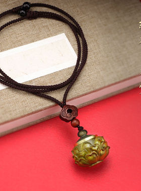 可打开绿檀木项链挂件