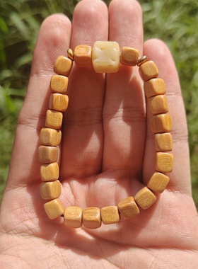 檀香木方块珠手串奶酪款学生配戴