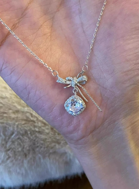 甄媛银饰满钻方糖蝴蝶结项链女