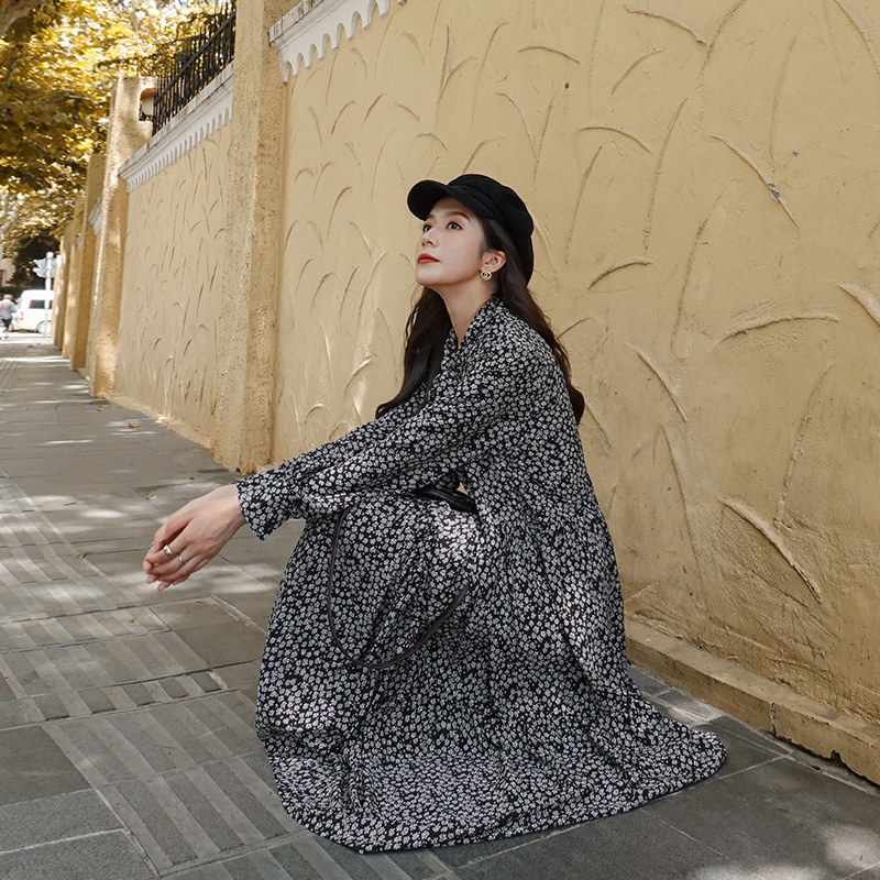 法式复古碎花秋装2020年新款长款 夏梵尼连衣裙