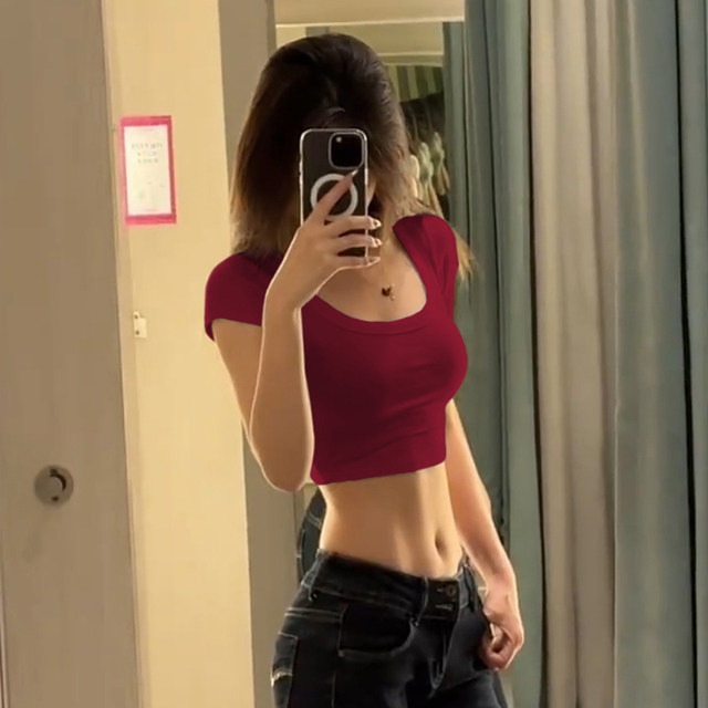 ຊື້ 1 ແຖມ 1 ຫຼື 2 ເສື້ອ Cropped ຮ້ອນໆ