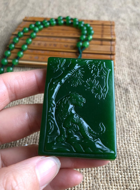 天然玉石本命年上山虎