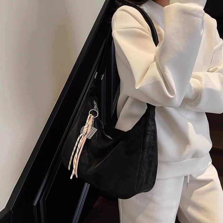 饺子包女斜挎包2025新款高级感大容量丝绒质感百搭通勤单肩托特包,淘宝优惠券,粉丝福利购,淘宝优惠卷