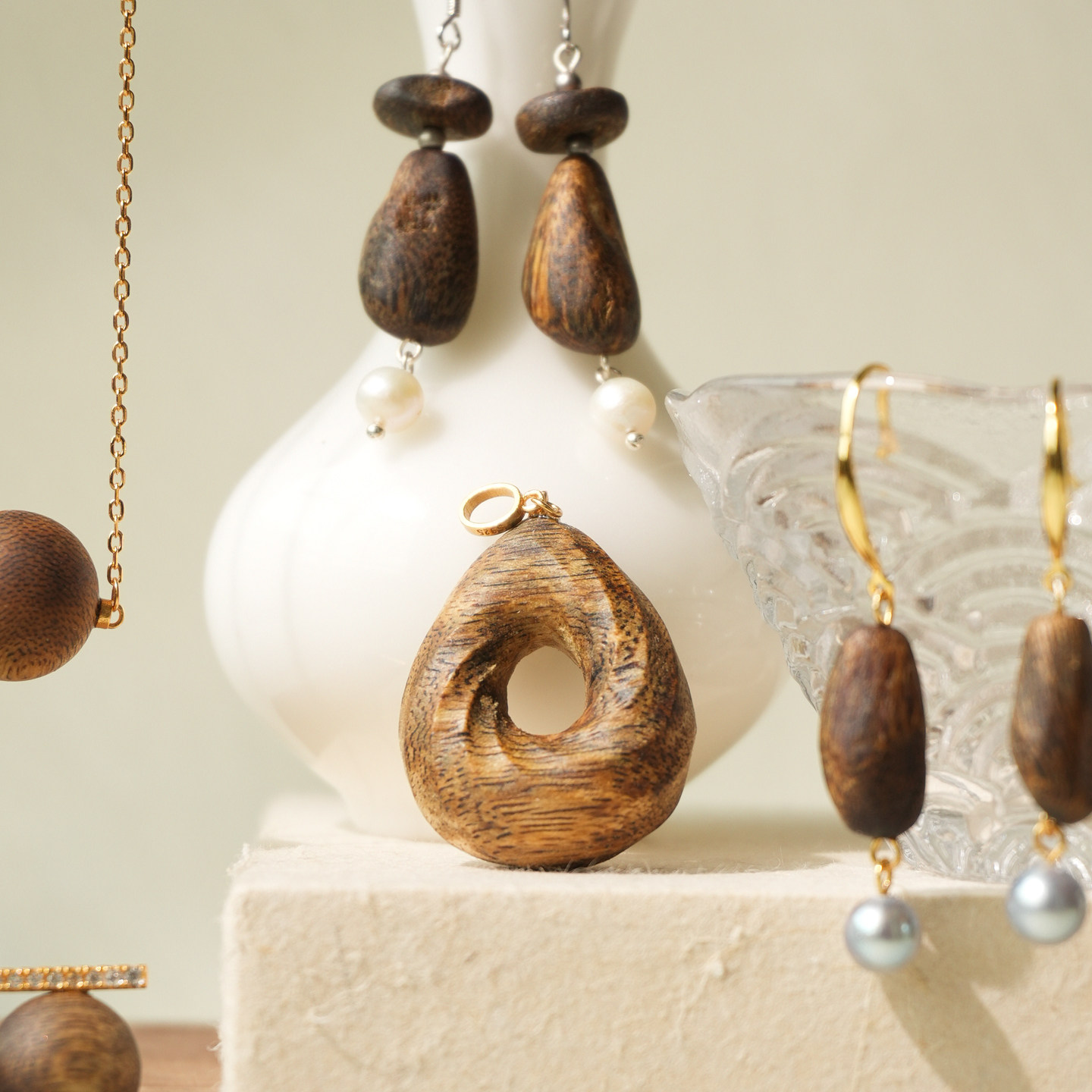 Youxinzhuyu 21-27 domestic cost-effective original design natural Qinnan agarwood earrings pendant ring
