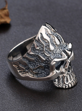朋克风骷髅头银戒指