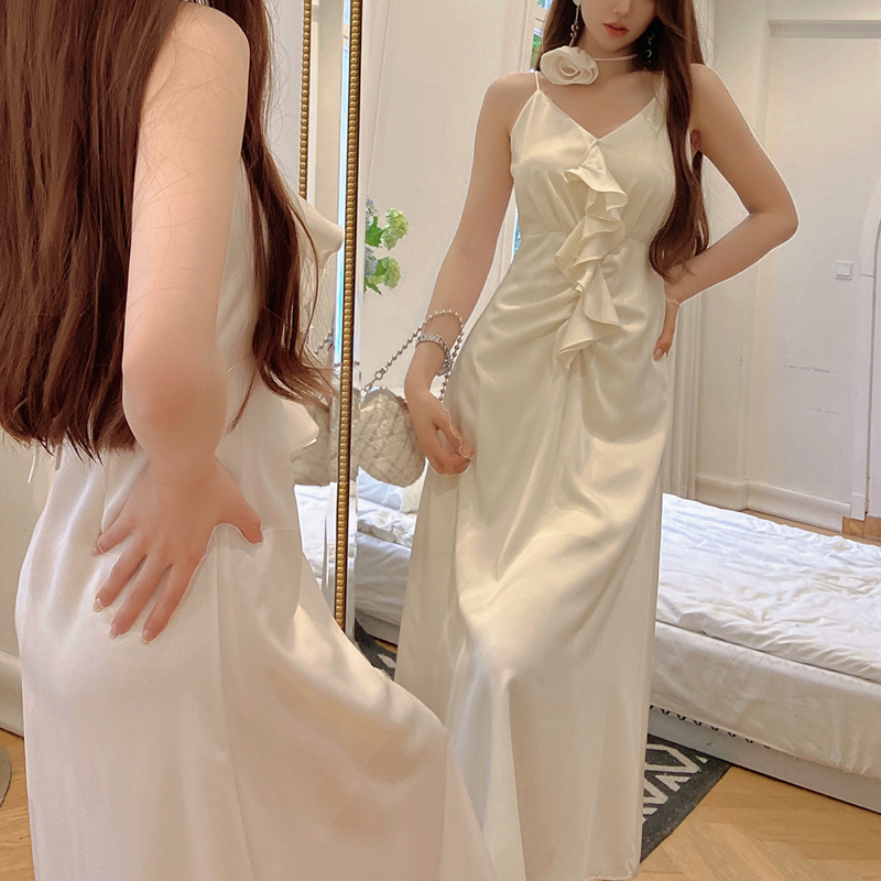 粉红大布娃娃法式V领修身立体花颈饰吊带连衣裙女名媛礼服裙宴会 - 图1