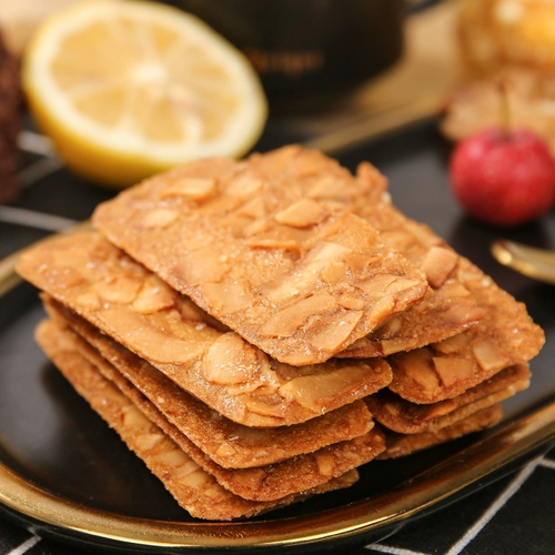 Кокосовые хрустящие кусочки Лу Сяошу из кокосовых орехов Кокосовые орехи.
