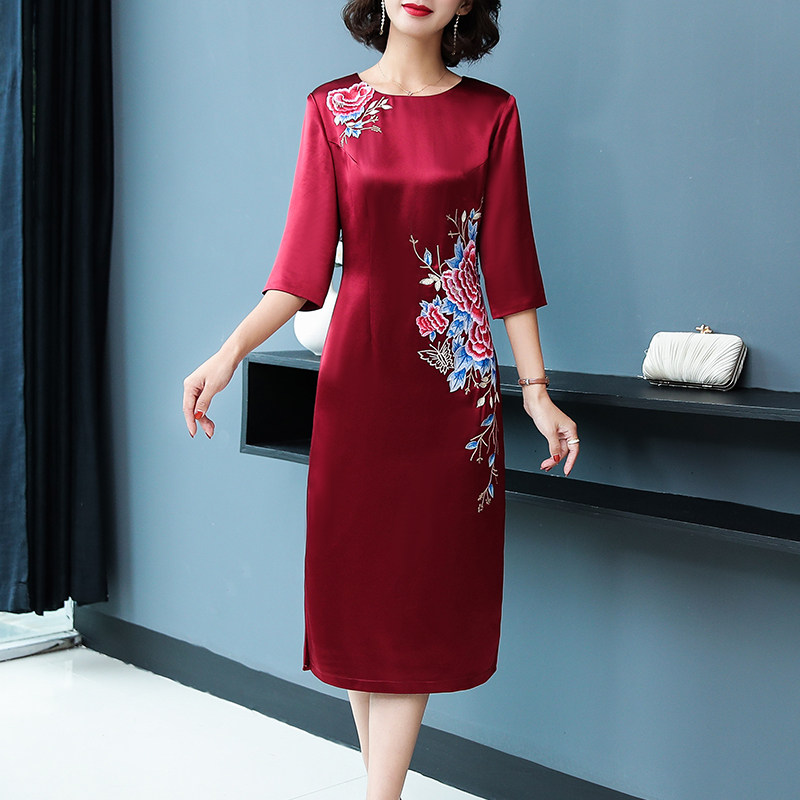 2021秋季新款高端婚礼妈妈礼服刺绣喜婆婆连衣裙改良旗袍醋酸裙子