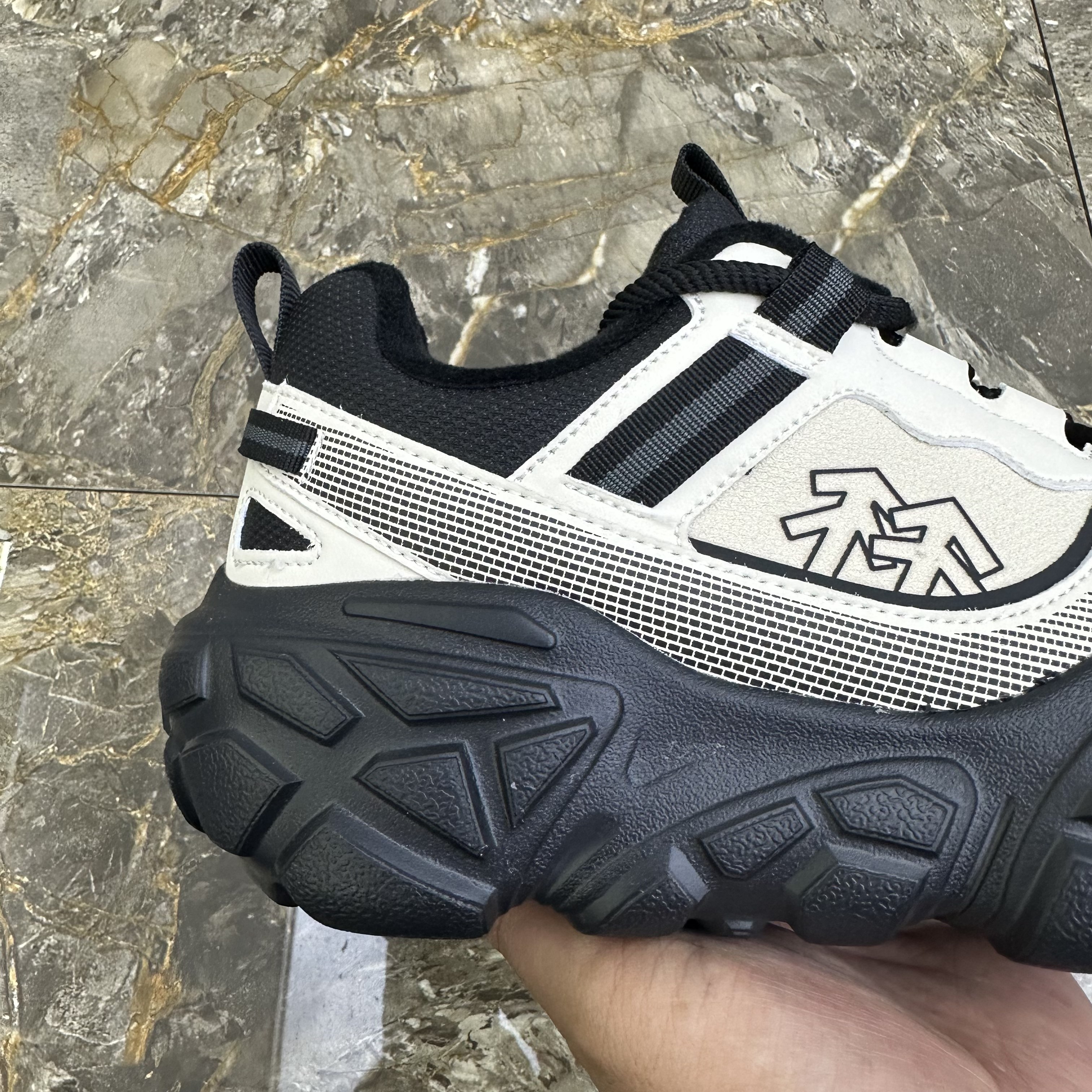 男鞋时尚休闲鞋系带皮面防水男款户外登山鞋防滑耐磨运动鞋老爹鞋,淘宝优惠券,粉丝福利购,淘宝优惠卷