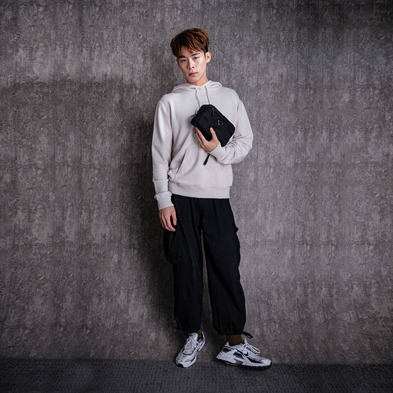 prada /普拉达男休闲金属20化妆包 para海外男士包袋