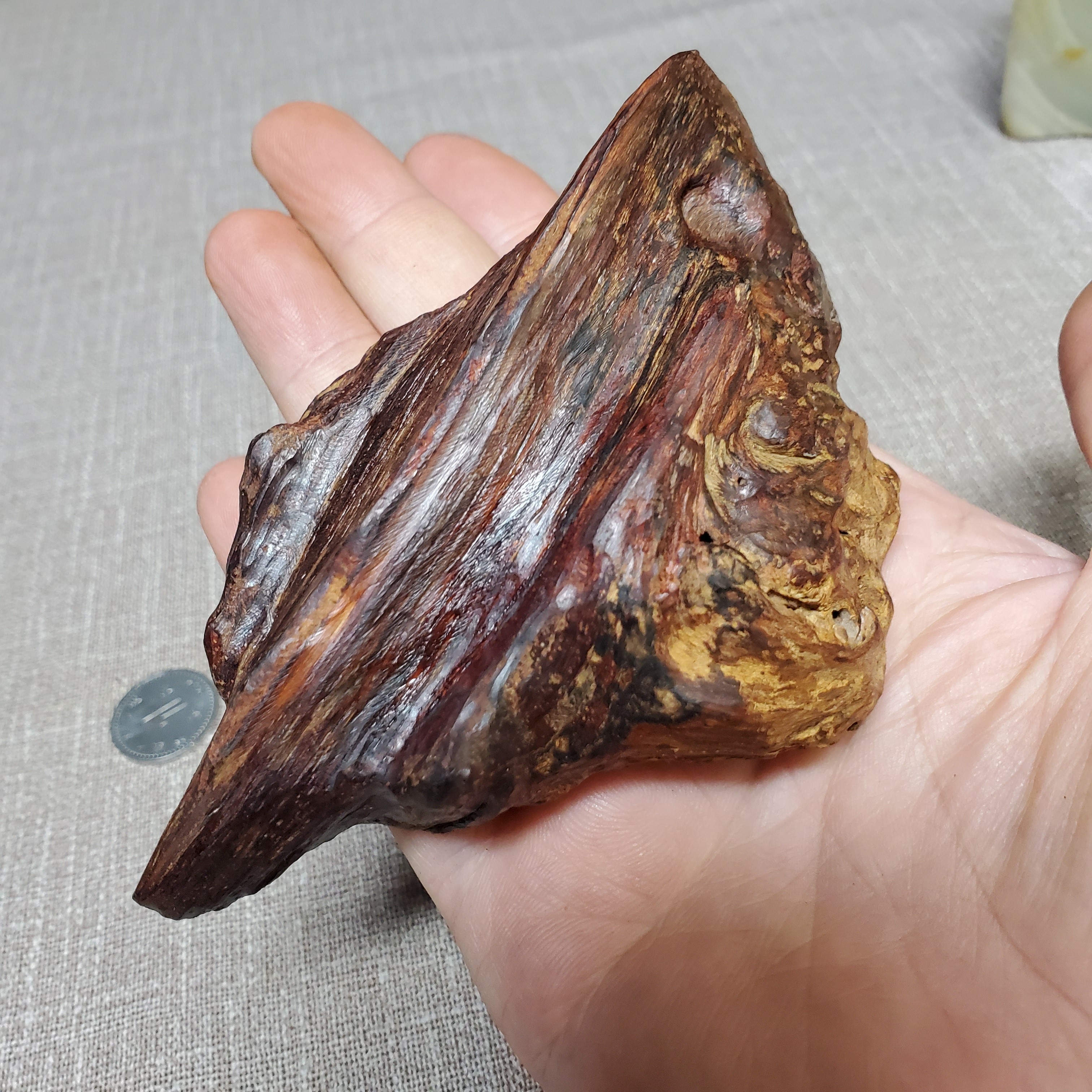 海南降真香经典厚壳老香意境摆件天然瘤疤香眼原料赠送人物加底座,淘宝优惠券,粉丝福利购,淘宝优惠卷