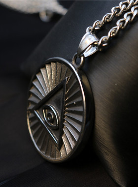 圆牌钛钢项链2021新潮街舞之眼