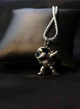 起飞姿势宇航员项链新街舞太空人