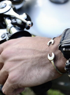 男复古怀旧银色钛钢首饰品手镯