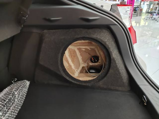 toyota chr subwoofer