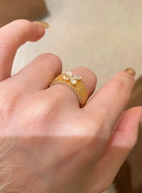 v金材质厚金电镀轻奢意大利拉丝点钻蝴蝶戒指高级感食指戒