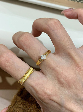 v金材质不掉色在逃公主方钻戒指女金色宫廷风新中式拉丝珠边指环