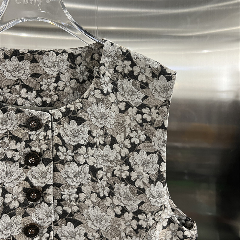 高端现货2024秋新款圆领单排扣后开叉提花坎肩无袖马夹外套马甲女,淘宝优惠券,粉丝福利购,淘宝优惠卷