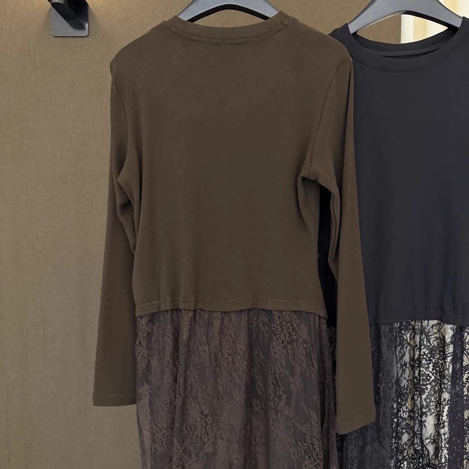 高端欧货冬季新款圆领收腰抽褶侧开叉蕾丝钩花拼接T恤连衣裙女,淘宝优惠券,粉丝福利购,淘宝优惠卷