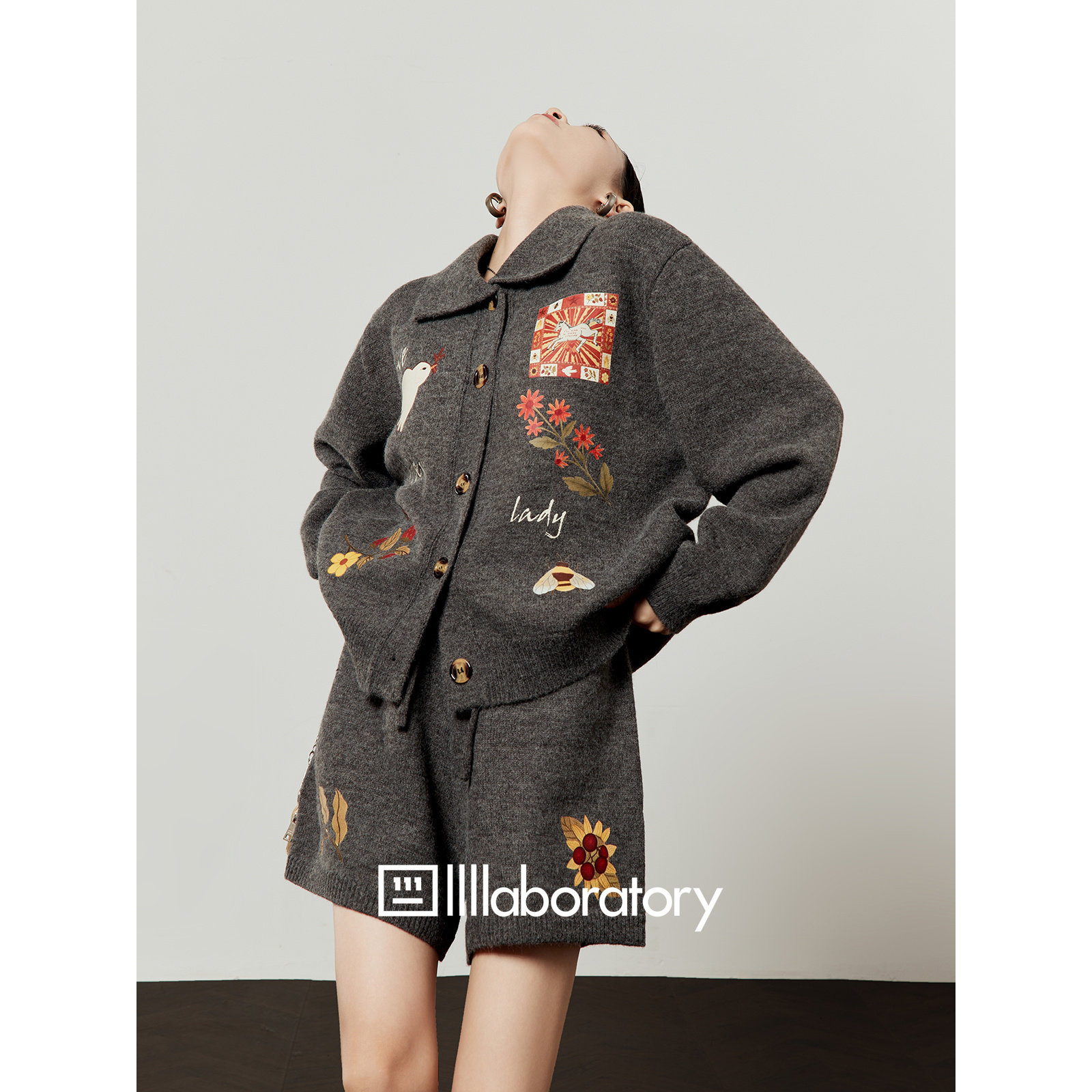 「周里物出品」灰色套装女2025秋季新款印花开衫/休闲短裤俩件套,淘宝优惠券,粉丝福利购,淘宝优惠卷