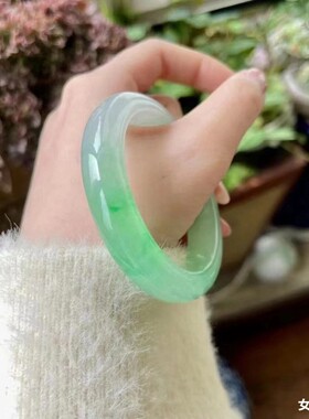 天然缅甸冰种翡翠甜绿玉手镯贵妃飘花满阳绿冰种冰透玉镯子女正圈