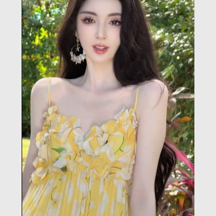 专柜撤回海边度假黄色印花吊带连衣裙女法式性感夏日绝美小裙子,淘宝优惠券,粉丝福利购,淘宝优惠卷