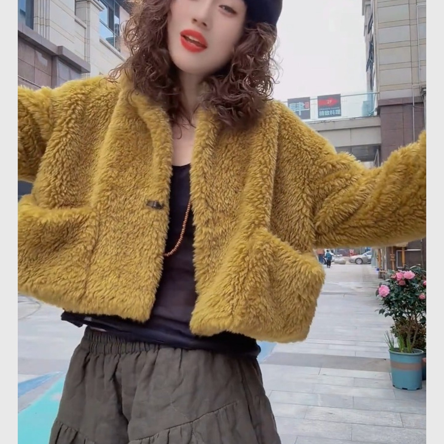 外贸撤回初冬黄色羊羔毛短款外套女装独特漂亮高端小资摇粒绒上衣,淘宝优惠券,粉丝福利购,淘宝优惠卷