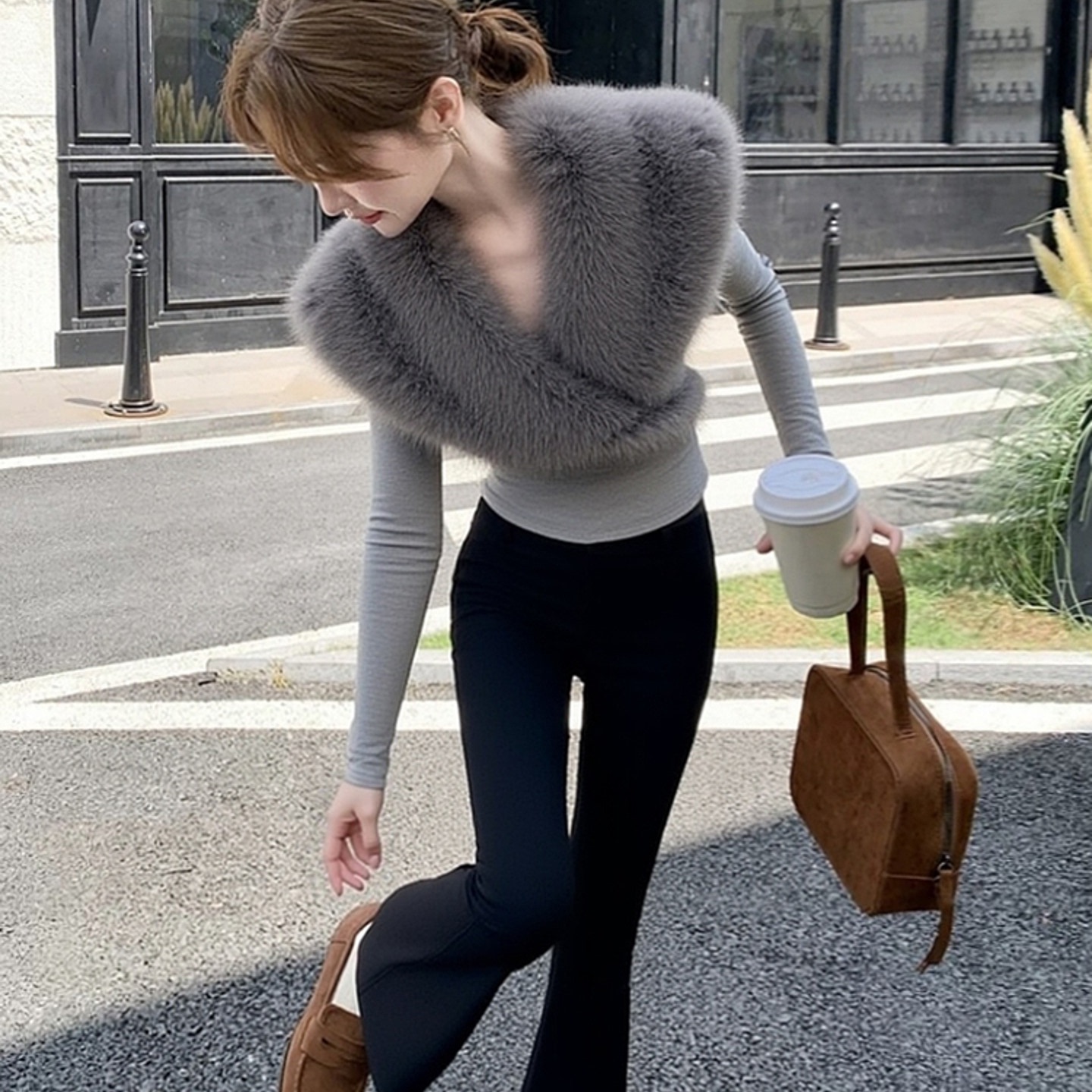 外贸撤回超好看内搭打底衫女冬高端设计感灰色毛毛边拼接T恤上衣 - 图2