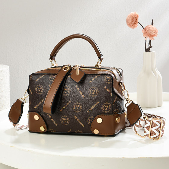 2026 New Multi-compartment Large Capacity Crossbody Bag