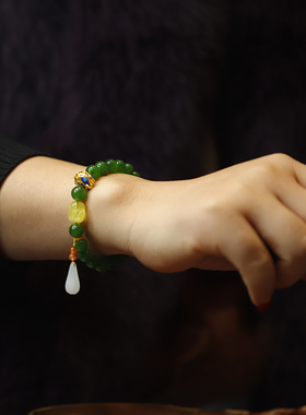 承悦精致水透波绿碧玉手串