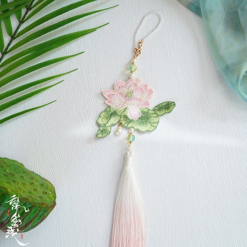 云深雾浅 小荷花 原创汉服配饰古风刺绣莲花禁步流苏挂饰旗袍压襟 - 图1