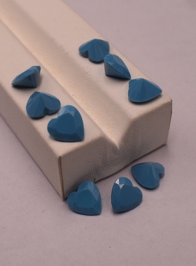 尖底心形蓝绿松石戒面裸石 合成蓝绿松石心形宝石332#耳钉配石diy