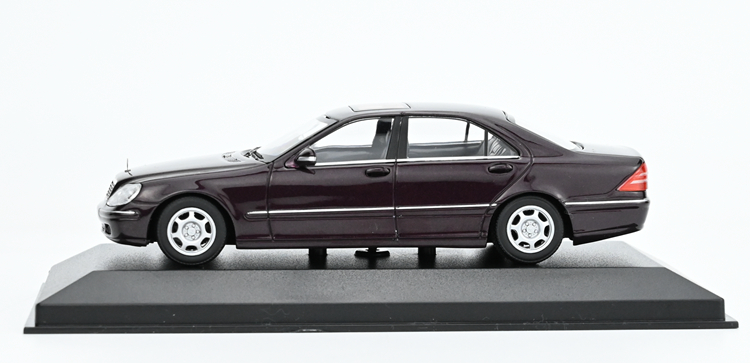 minichamps迷你切 1:43 奔驰S class W220 蝴蝶奔 合金汽车模型 - 图2