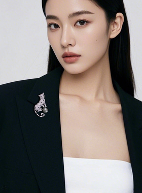 时尚豹子胸针高档女高级感
