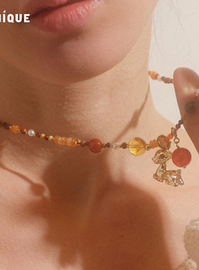 Picnique 金色小鹿红果串珠短项链