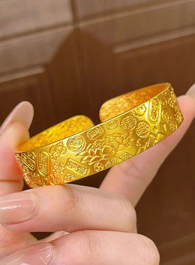 周生金店同款古法錾刻宽面手镯