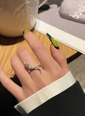 缠绕小蛇戒指女超闪微镶锆石开口可调节指环冷淡风小众设计感戒子