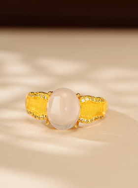 新中式镀黄金色椭圆蛋面开口戒指