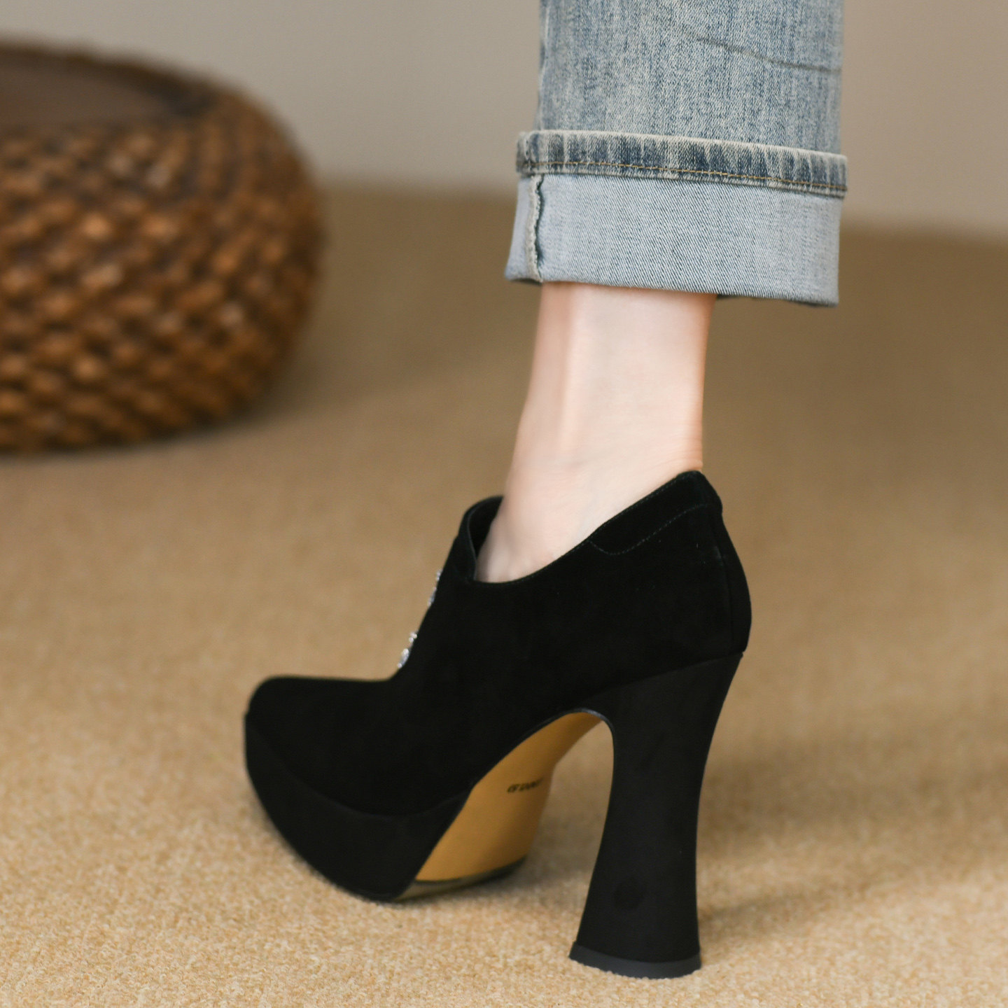 2025年秋季新款羊猄皮超高跟粗跟厚底尖头时尚拉链深口单鞋女,淘宝优惠券,粉丝福利购,淘宝优惠卷