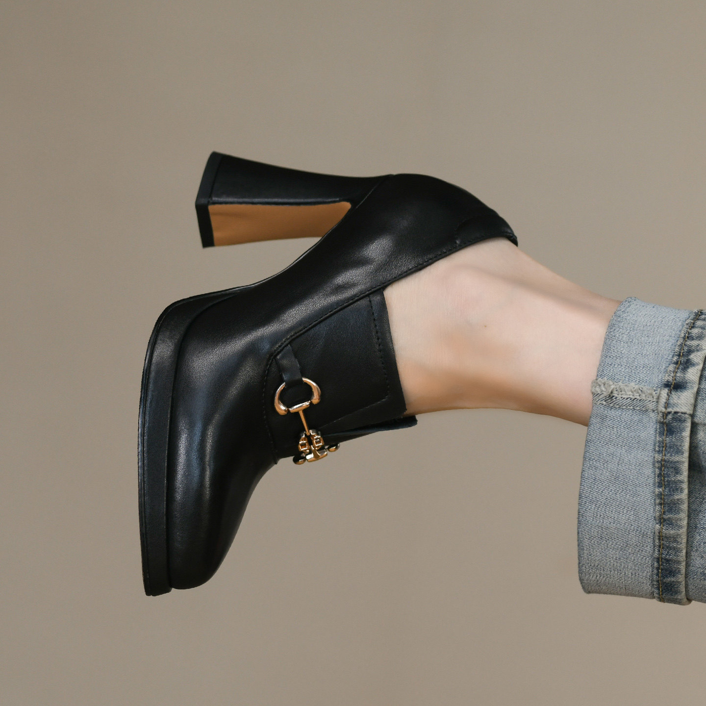 法式黑色深口单鞋女粗跟秋季新款真皮金属扣松紧一脚蹬高跟皮鞋女,淘宝优惠券,粉丝福利购,淘宝优惠卷